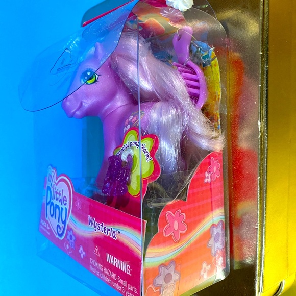 MY LITTLE PONY G3 VTG 2002 WYSTERIA PONY WITH SPECIAL PONY PURPLE CHARM & BRUSH - Picture 4 of 11